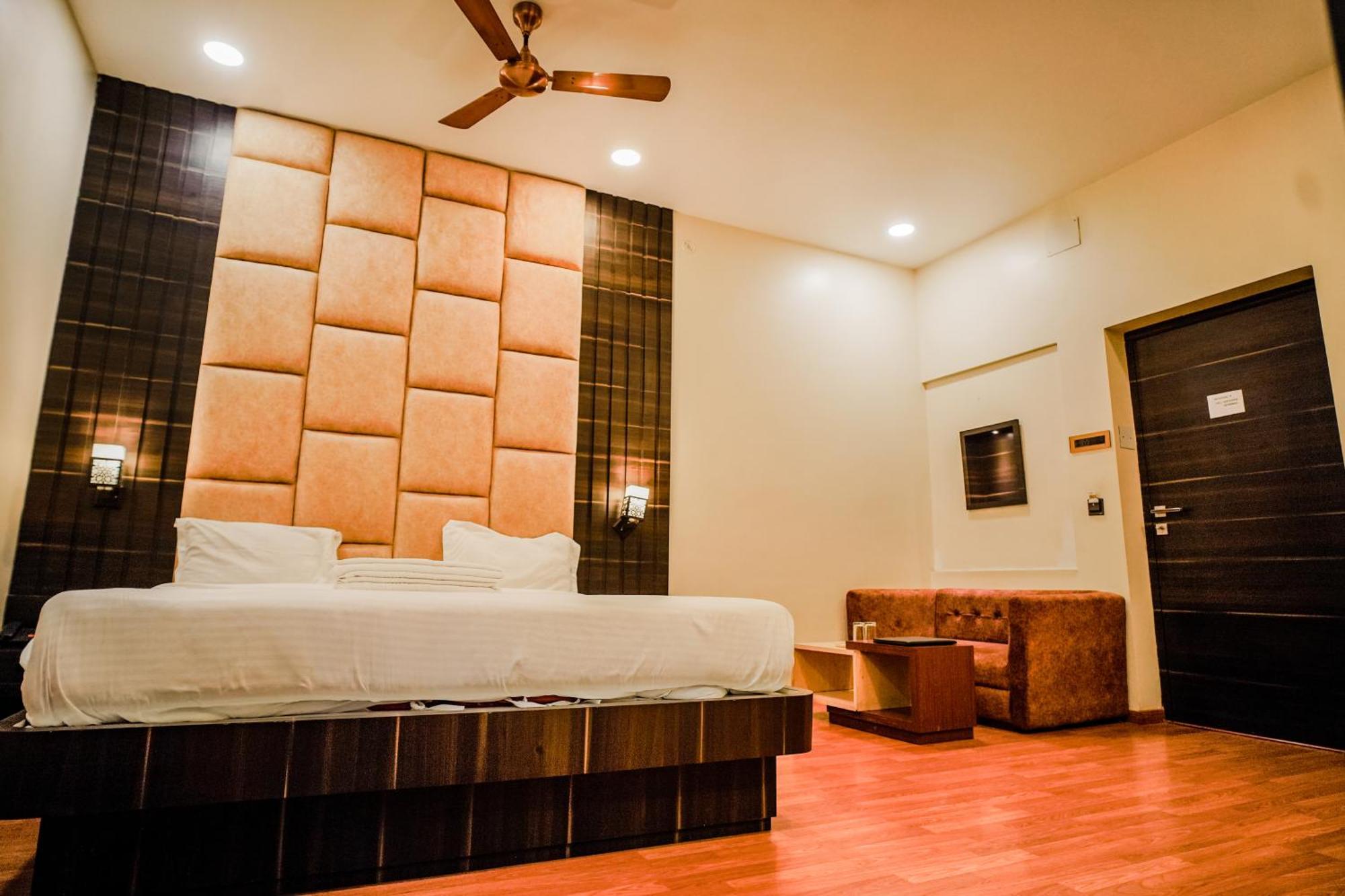 Hotel New Grand Deoghar Bagian luar foto