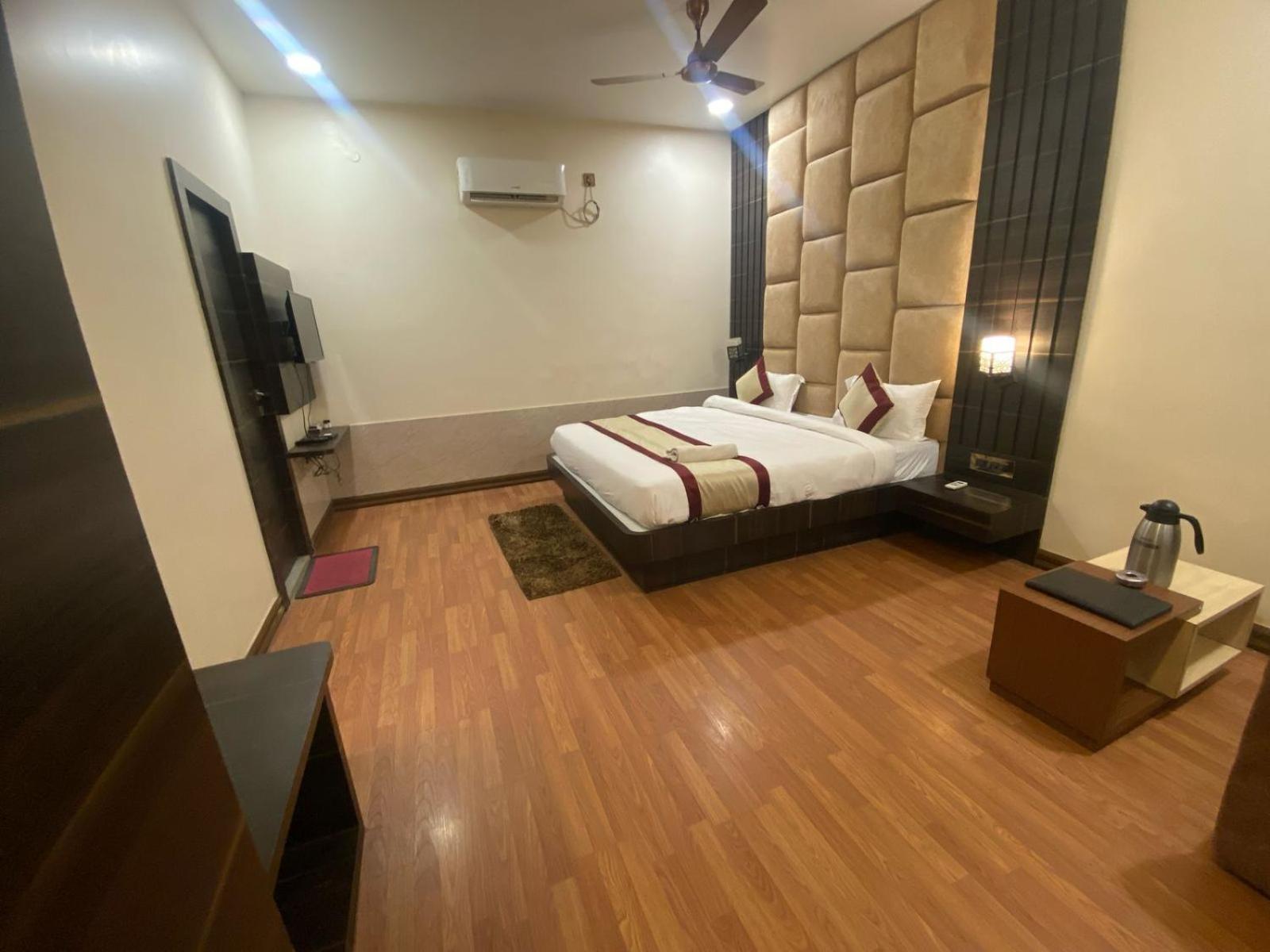 Hotel New Grand Deoghar Bagian luar foto